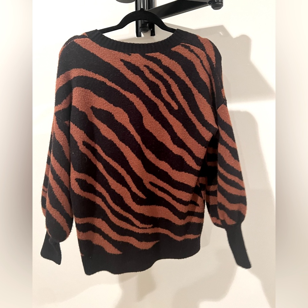French connection Scoop Neck Animal Print Sweater Size Small